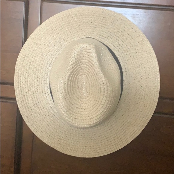 Dry Goods Accessories - Straw hat